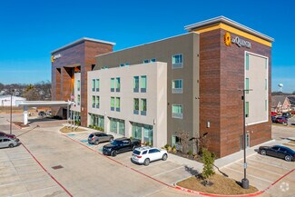 508 N Interstate 35 Rd