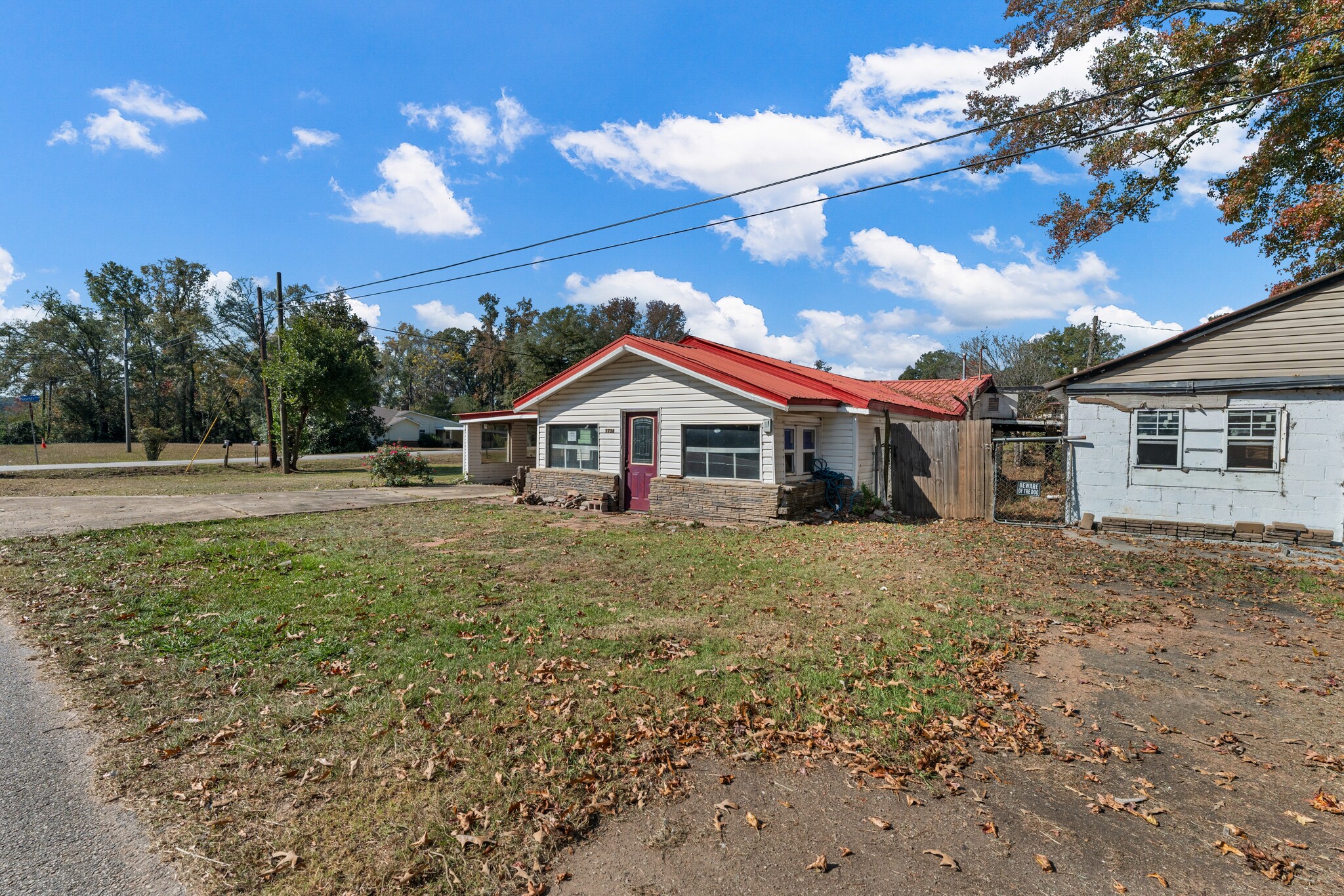 7736 Westpoint Rd, West Point, GA for Sale