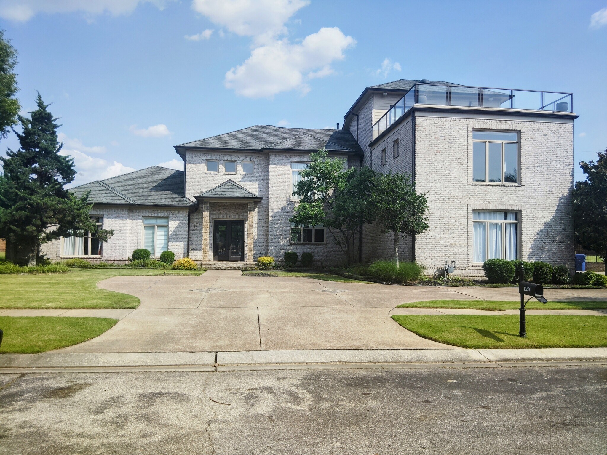 120 Founders Ln, Memphis, TN for Sale