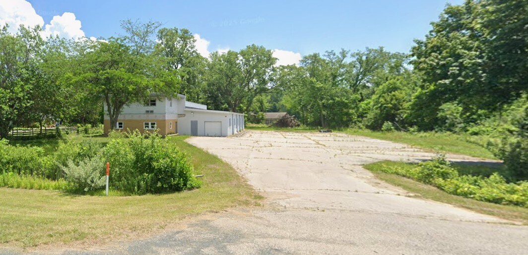 09383 Blue Star Hwy, South Haven, MI for Sale