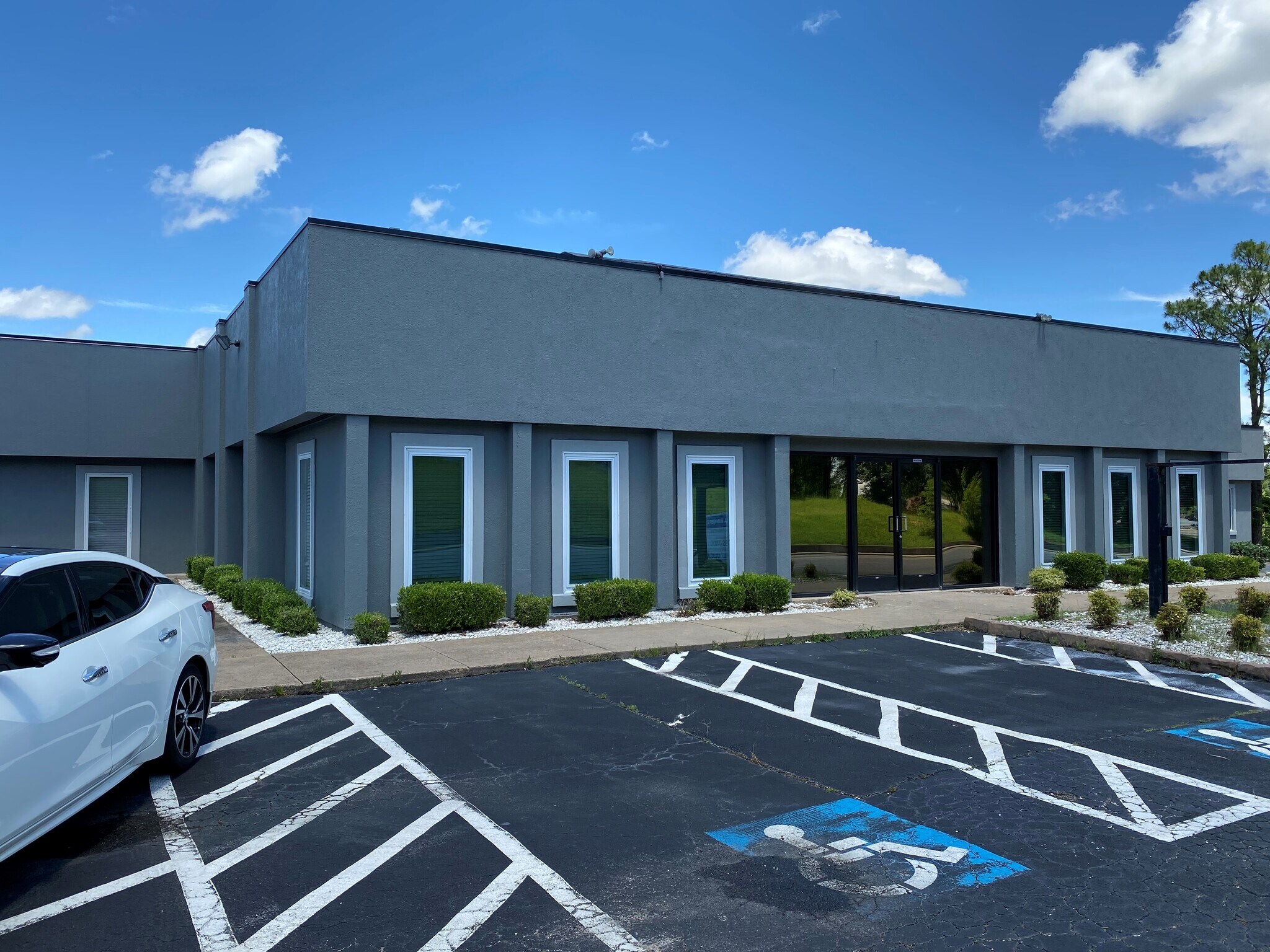 2200 E Matthews Ave Jonesboro, AR 72401 Office Property for Sale on