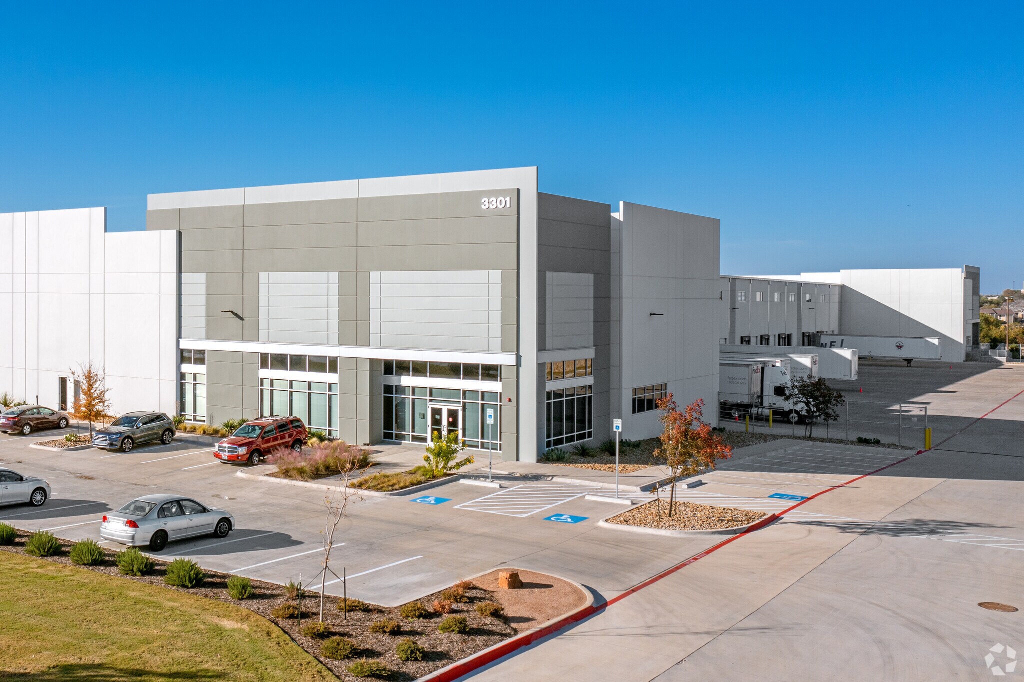 3301 E Park Row Dr, Arlington, TX for Rent