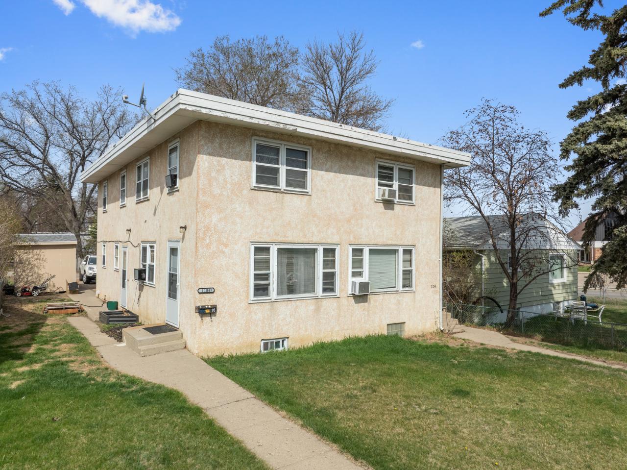 1104 2nd St SE, Minot, ND for Sale