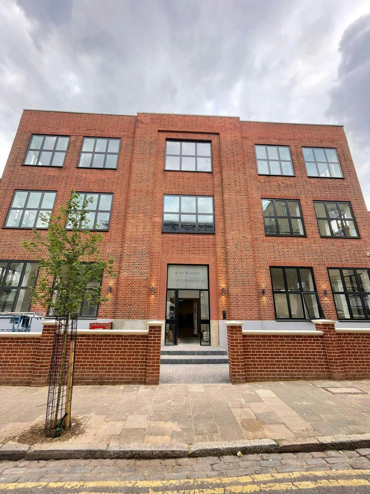 3 Victorian Grv, London, LND for Rent
