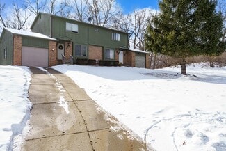 White Lake, MI Apartments - 223 Summit Rdg