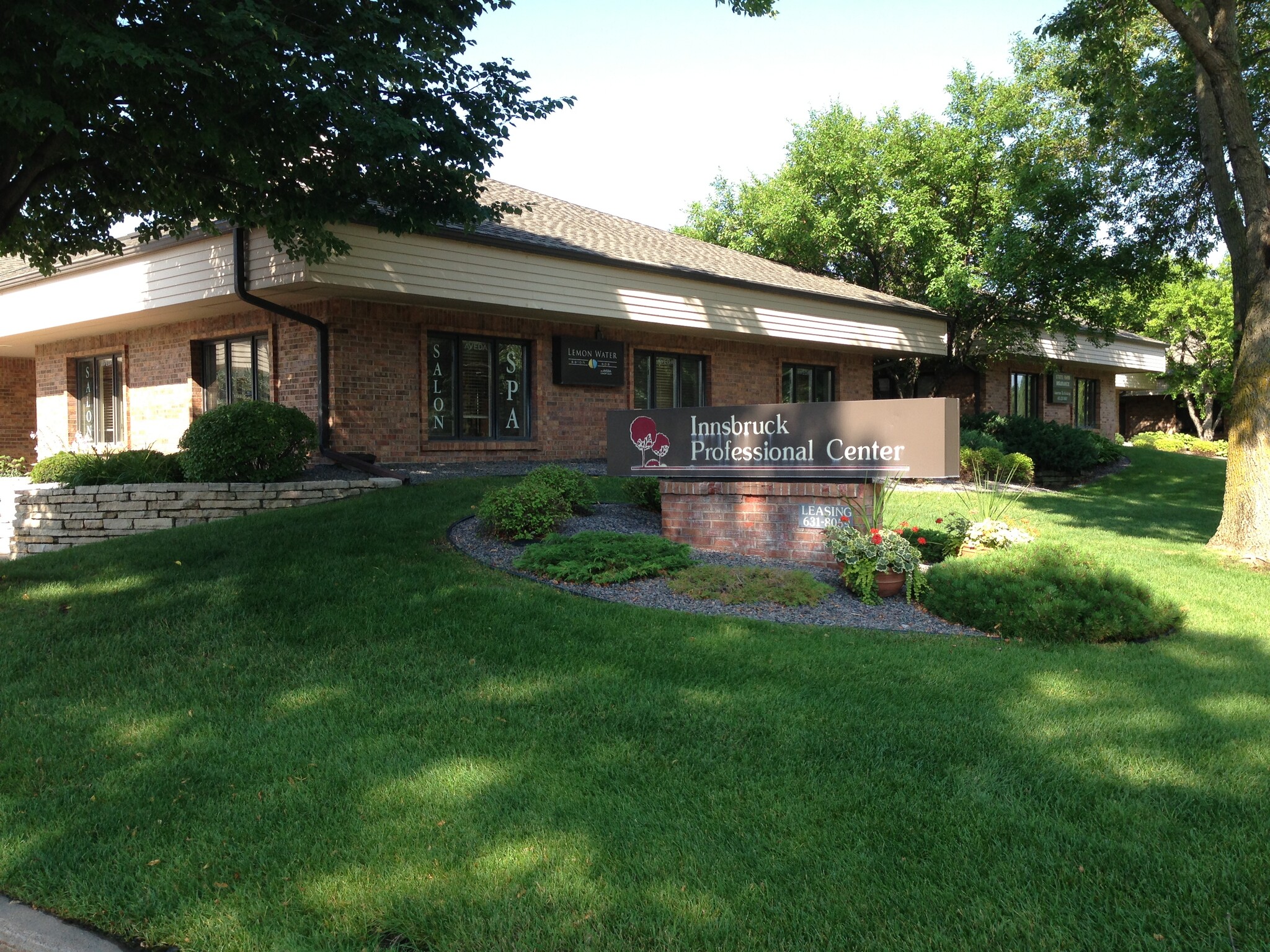 2611 Innsbruck Dr, New Brighton, MN for Rent