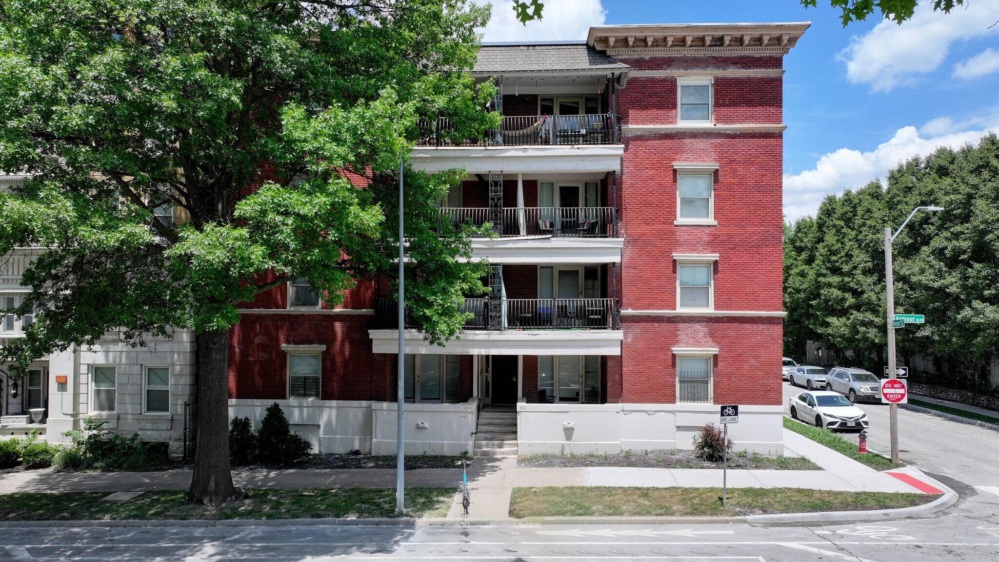 1114 E Armour Blvd, Kansas City, MO for Sale