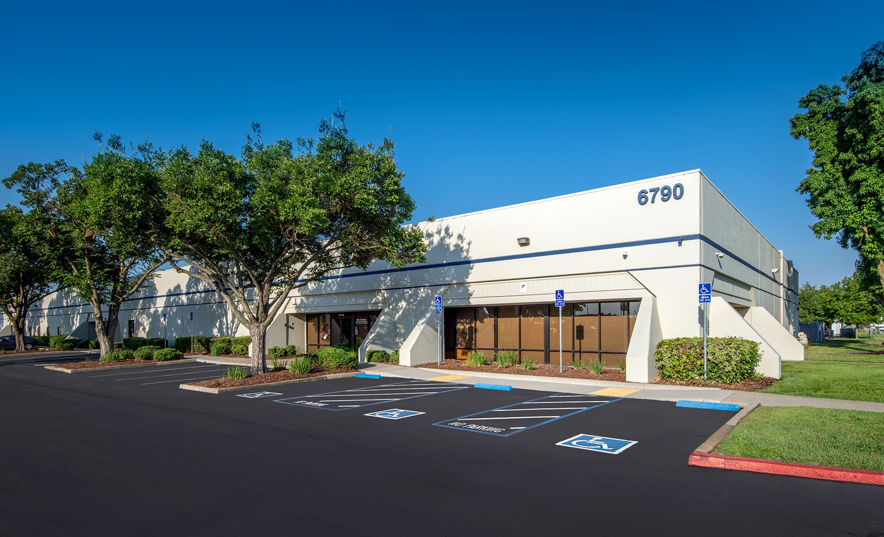 6790 Florin Perkins Rd, Sacramento, CA for Rent