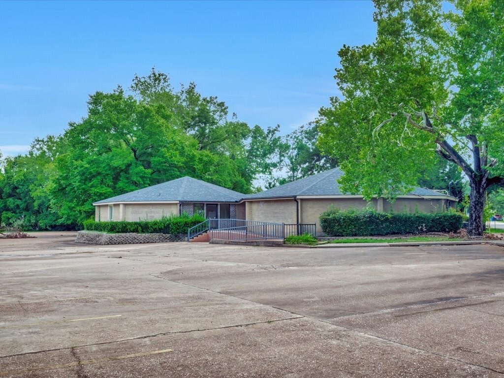 202 S Temple Dr, Diboll, TX for Rent
