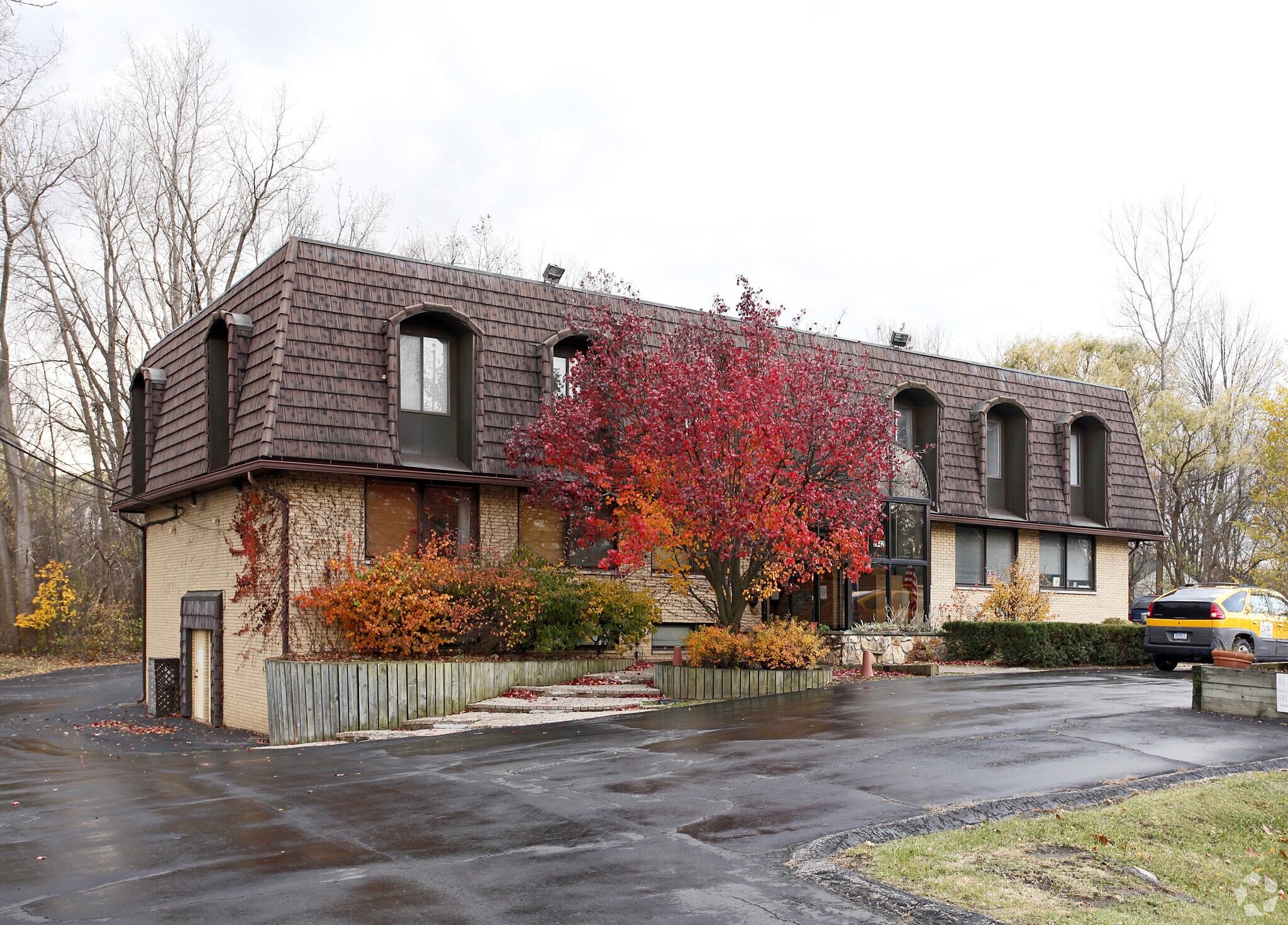 2442 E Maple Ave, Flint, MI for Rent