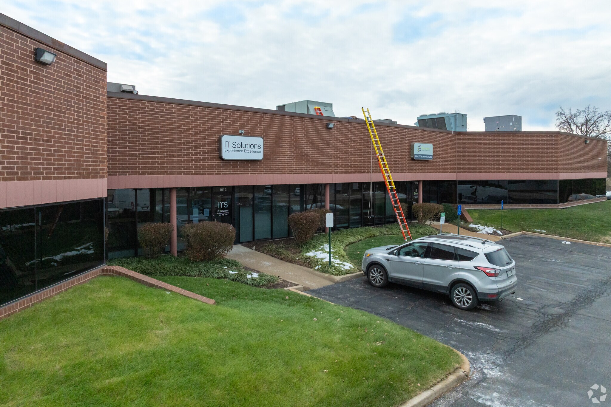 1908-2000 Innerbelt Business Center Dr, Saint Louis, MO for Rent