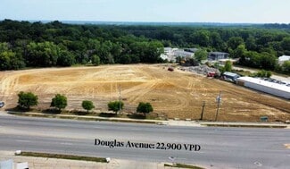 Des Moines, IA Commercial Land - 2701 Douglas Ave
