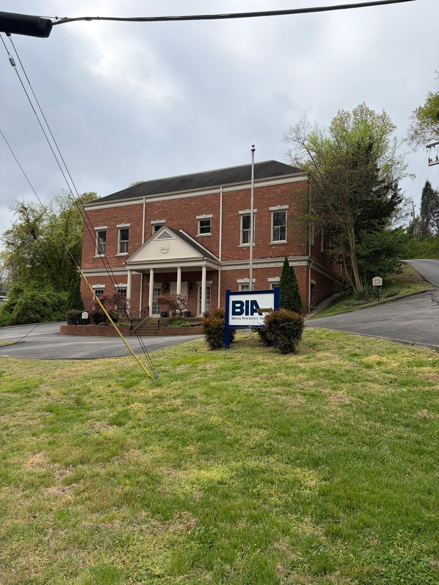 823 Chickamauga Ave, Rossville, GA for Rent