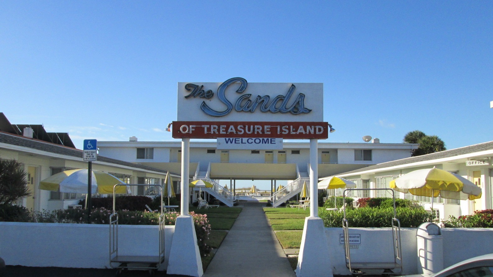 11800 Gulf Blvd, Treasure Island, FL for Sale