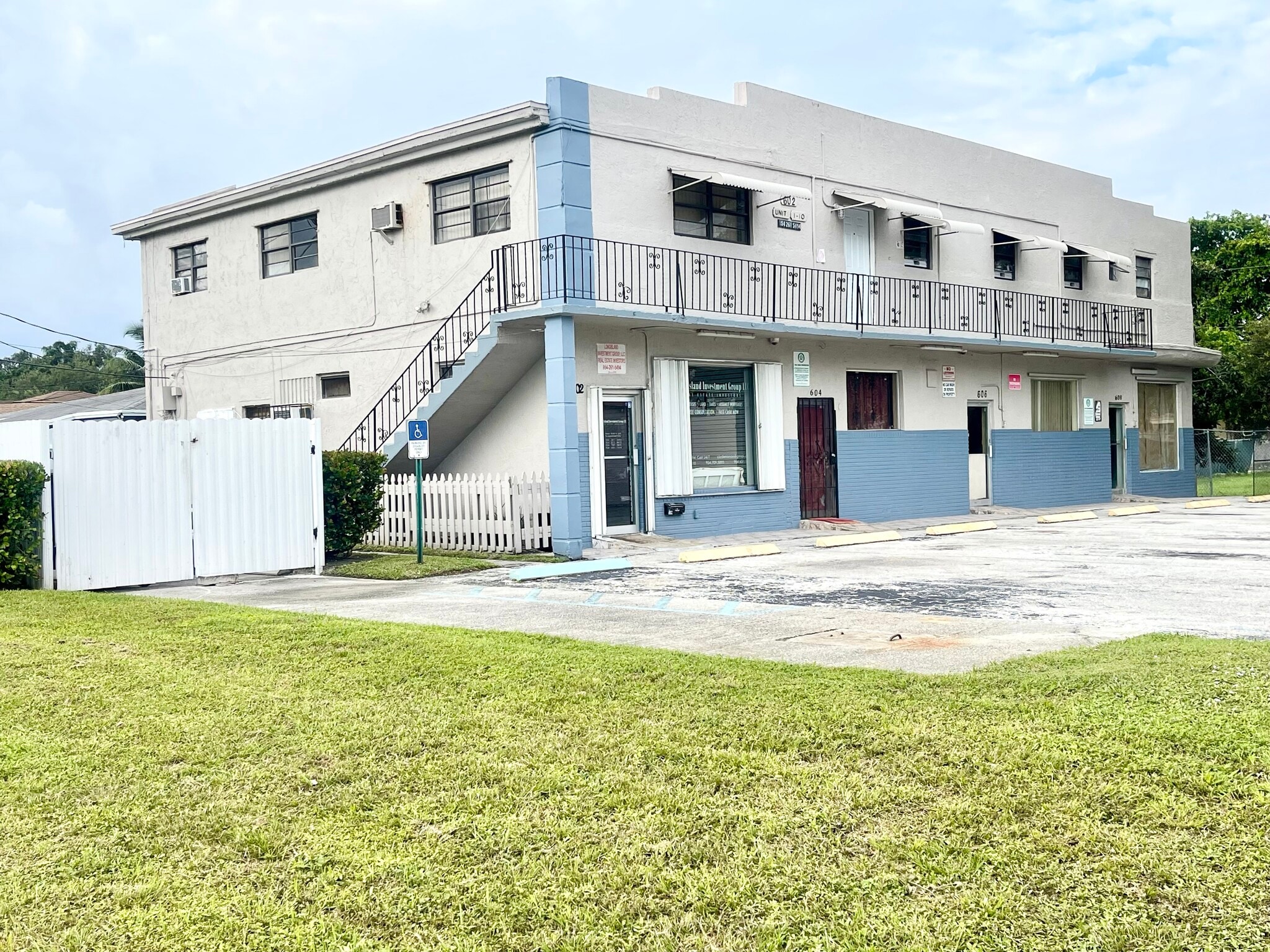 602-608 NW 1st St, Dania, FL for Sale