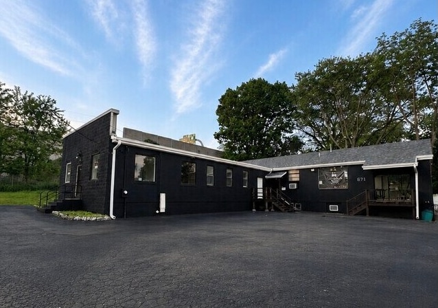 671 Naugatuck Ave, Milford, CT for Rent