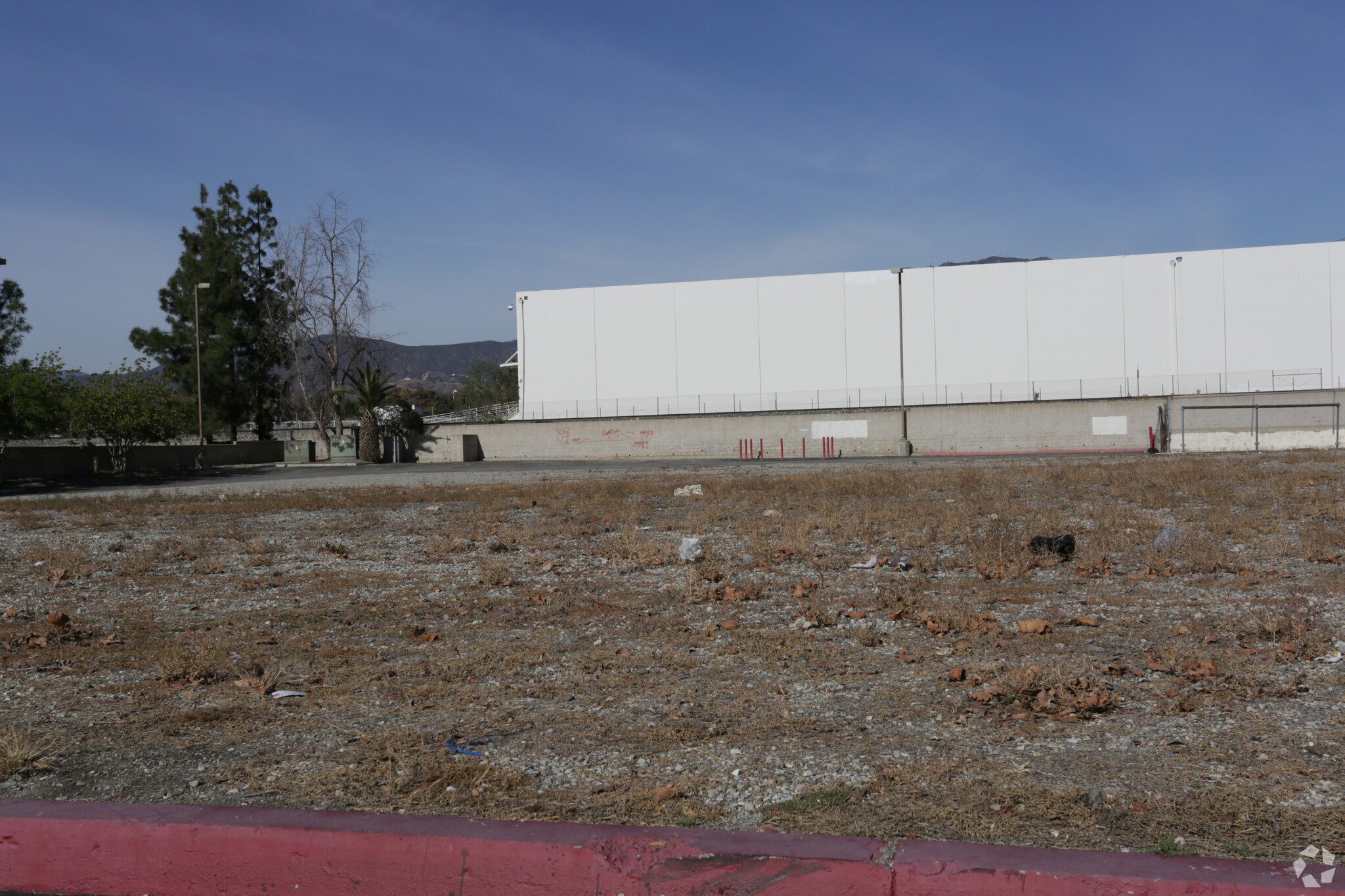 5200 W Arrow Hwy Montclair, CA 91763 Land Property for Lease on
