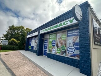 Hamilton, ON Storefront - 70 King St E