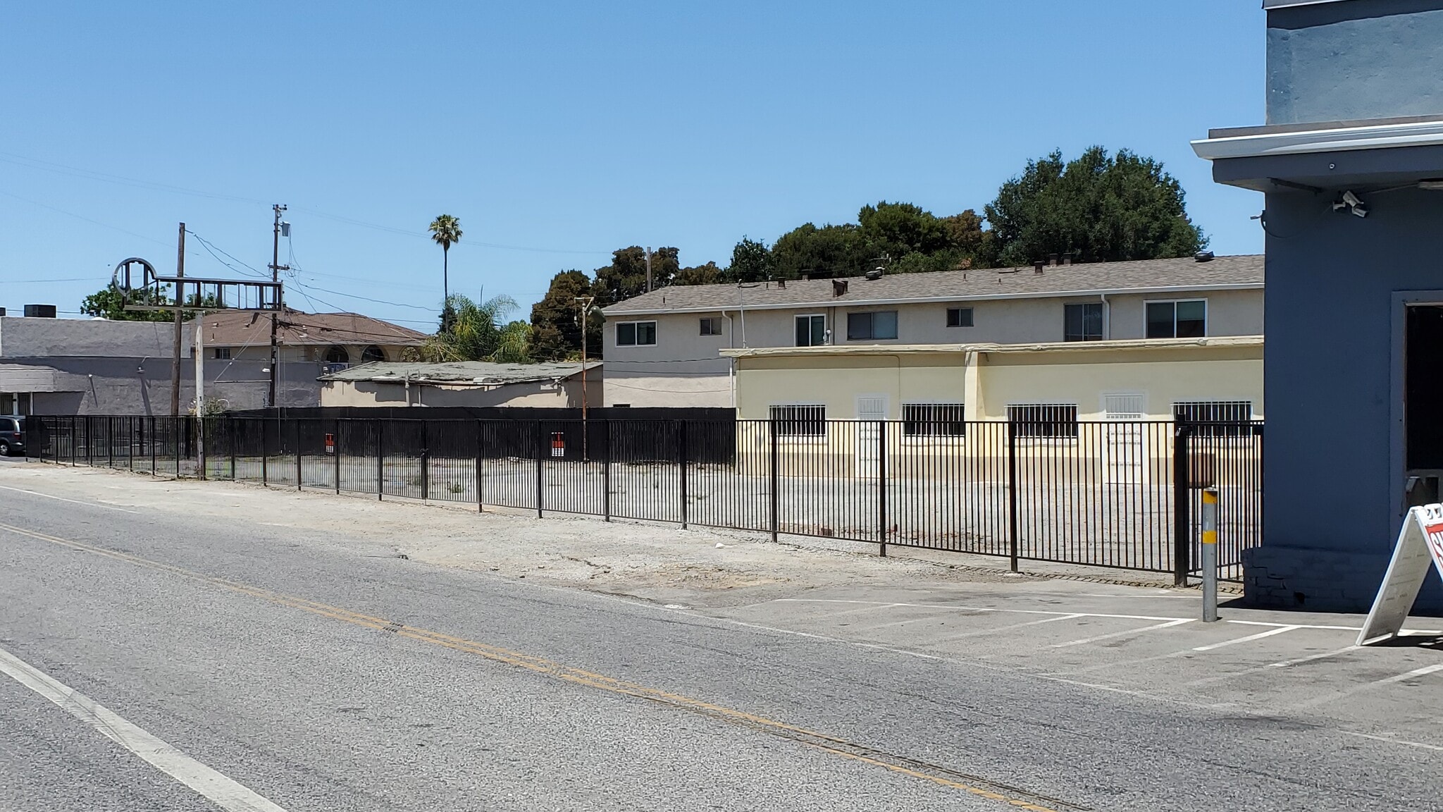 1475 E Bayshore Rd, East Palo Alto, CA for Rent