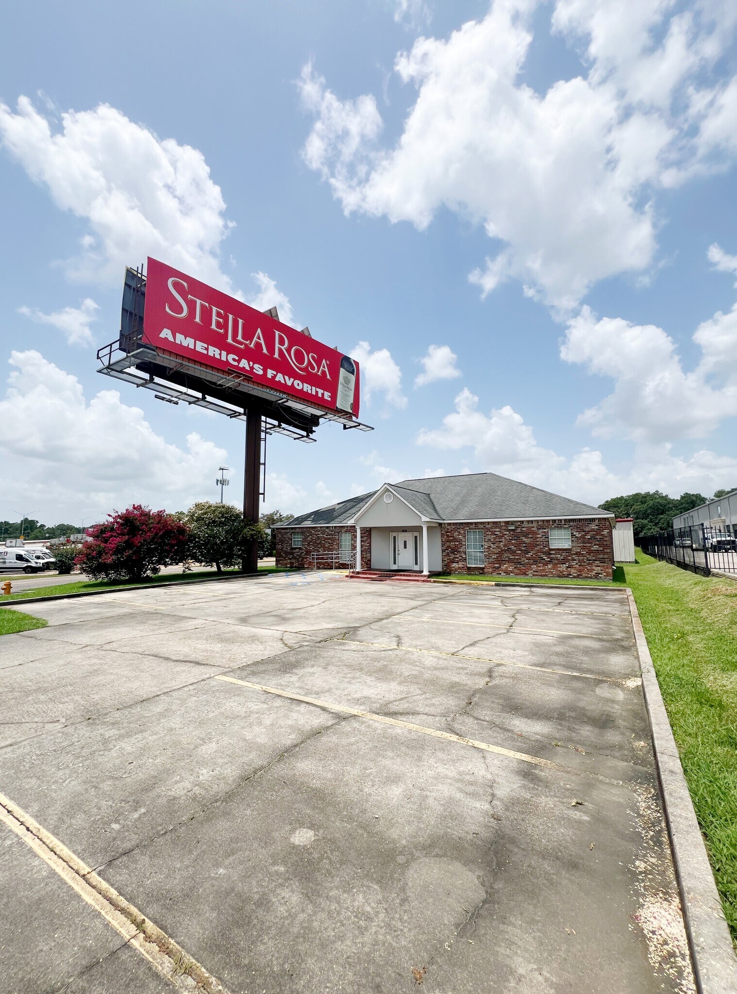 8989 Interline Ave, Baton Rouge, LA for Sale