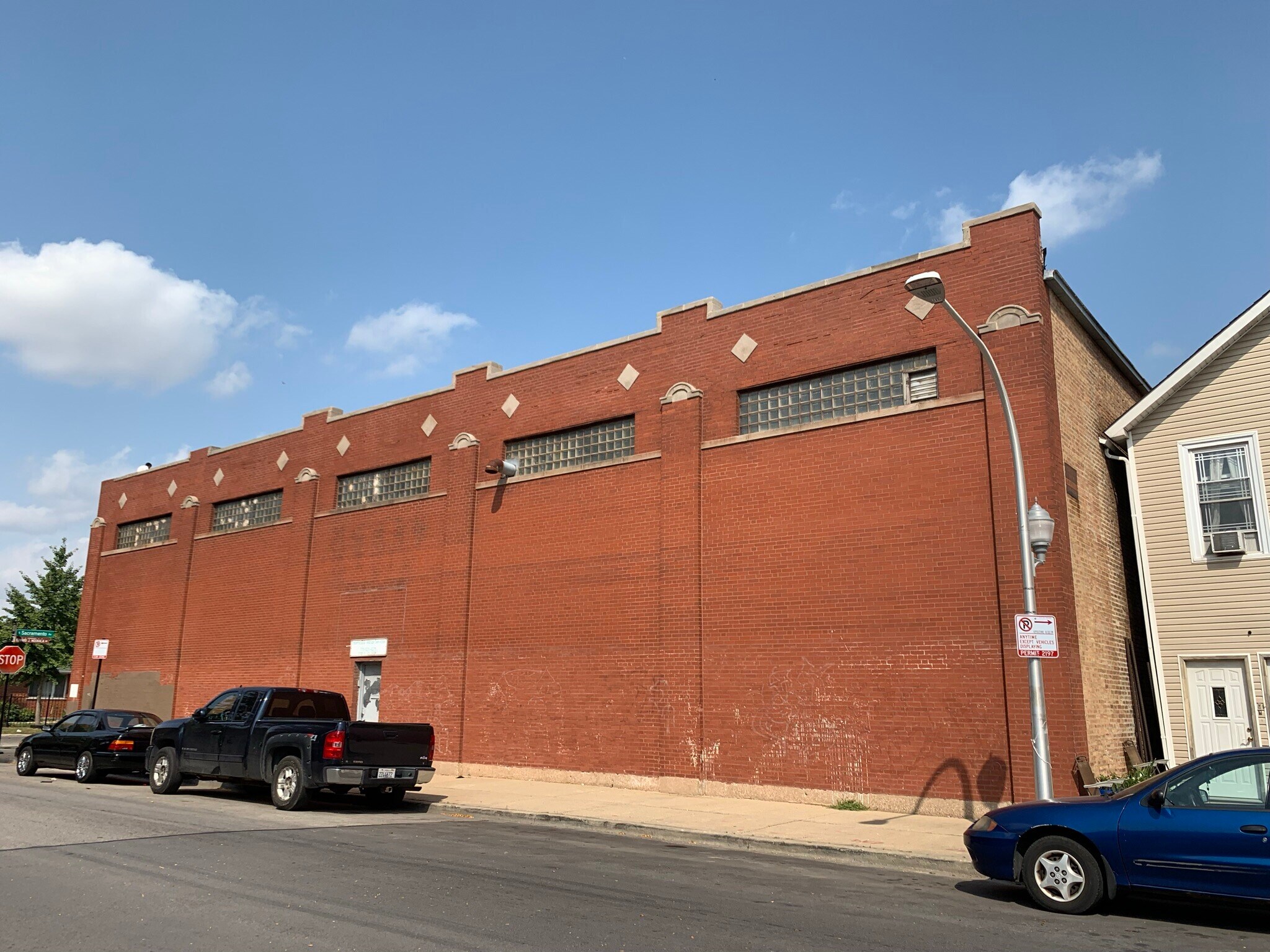 2956 W 38th St, Chicago, IL for Sale