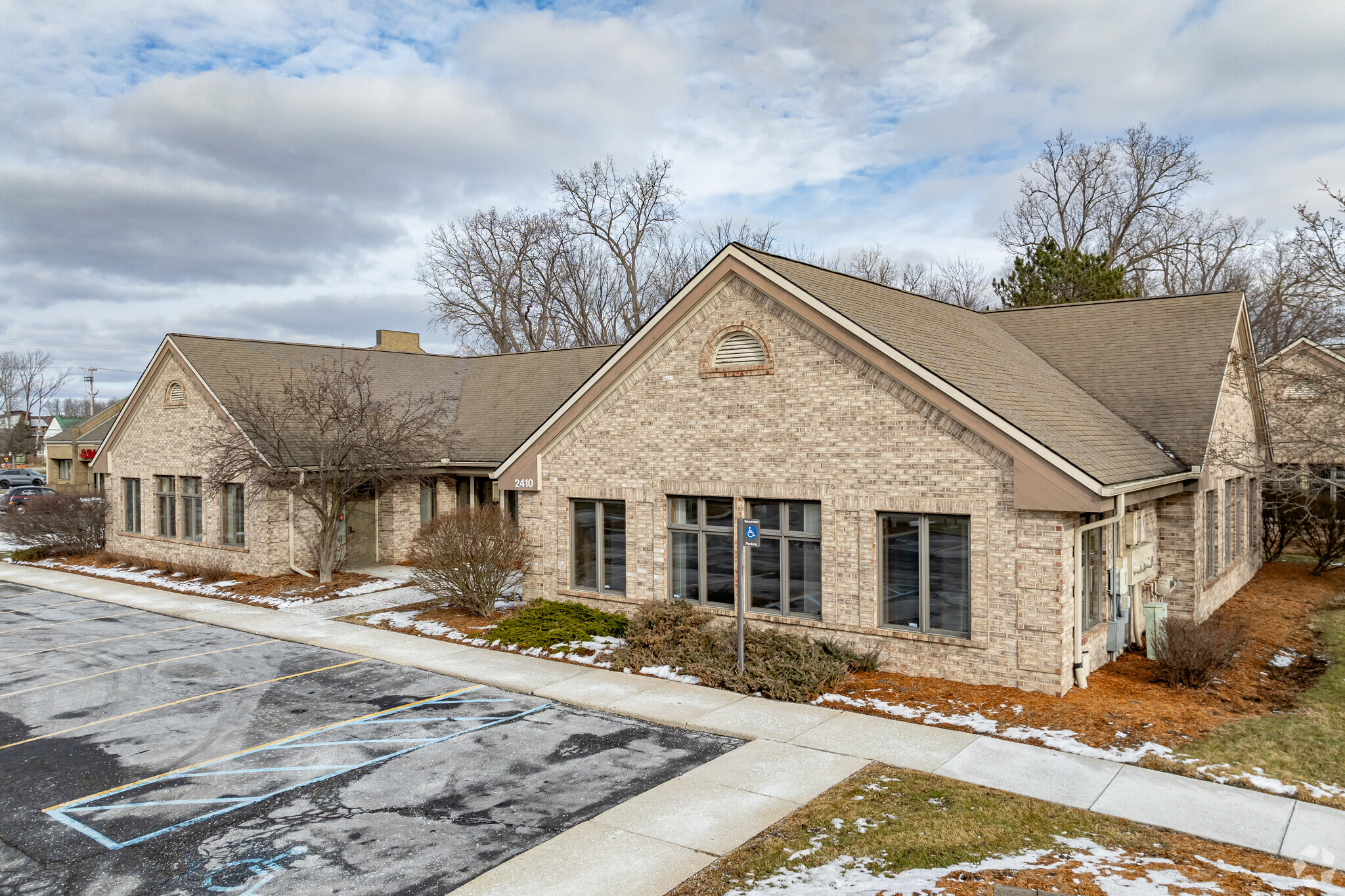 2410 Woodlake Dr, Okemos, MI for Sale