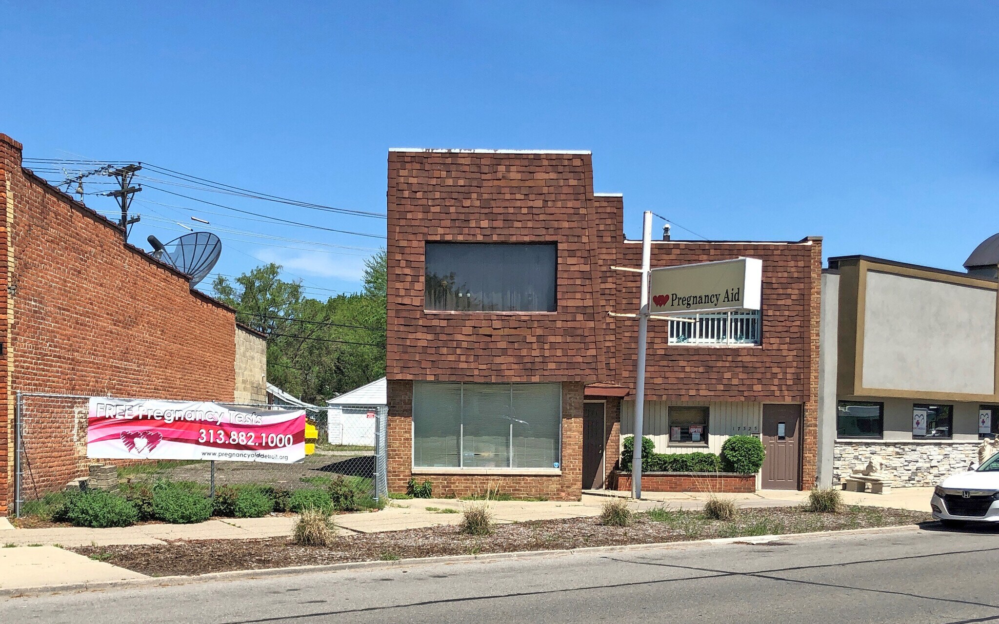 17325 Mack Ave Detroit, MI 48224 Office Property for Sale on
