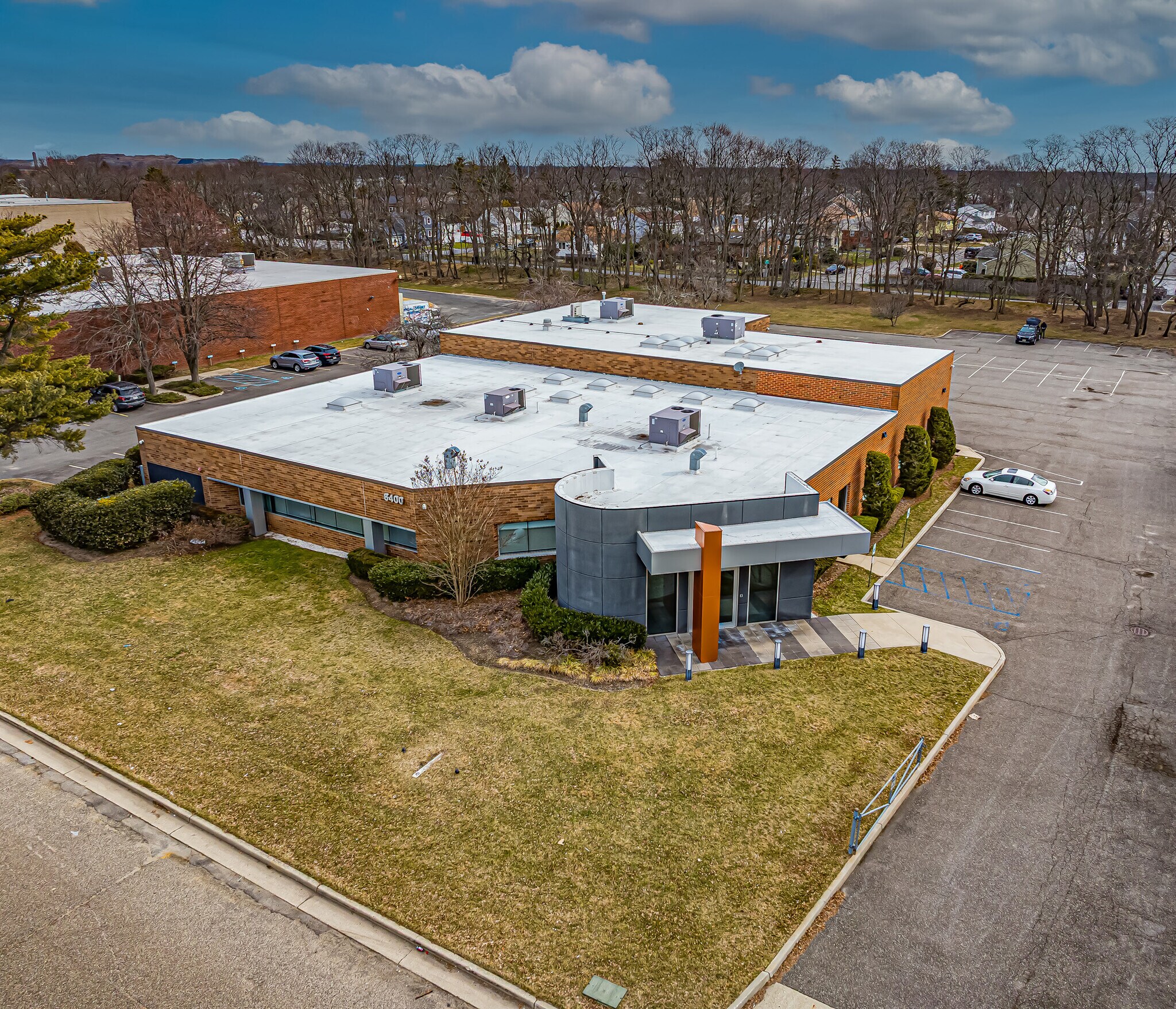 8400 New Horizons Blvd, Amityville, NY for Rent