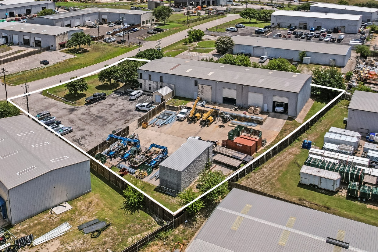 271 Commercial Dr, Buda, TX for Sale