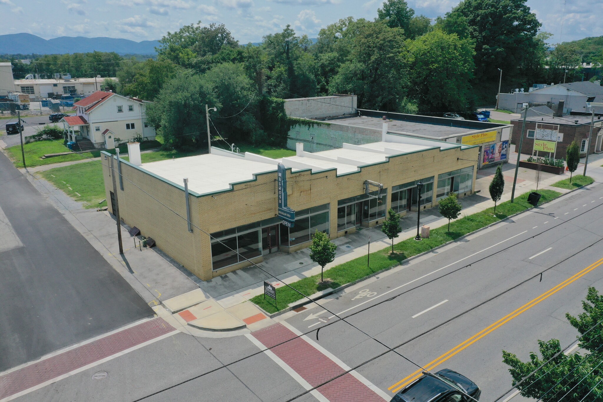 2302 Melrose Ave NW, Roanoke, VA for Rent