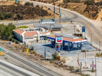 Oak Hills, CA Service Station - 6000 Mariposa Rd