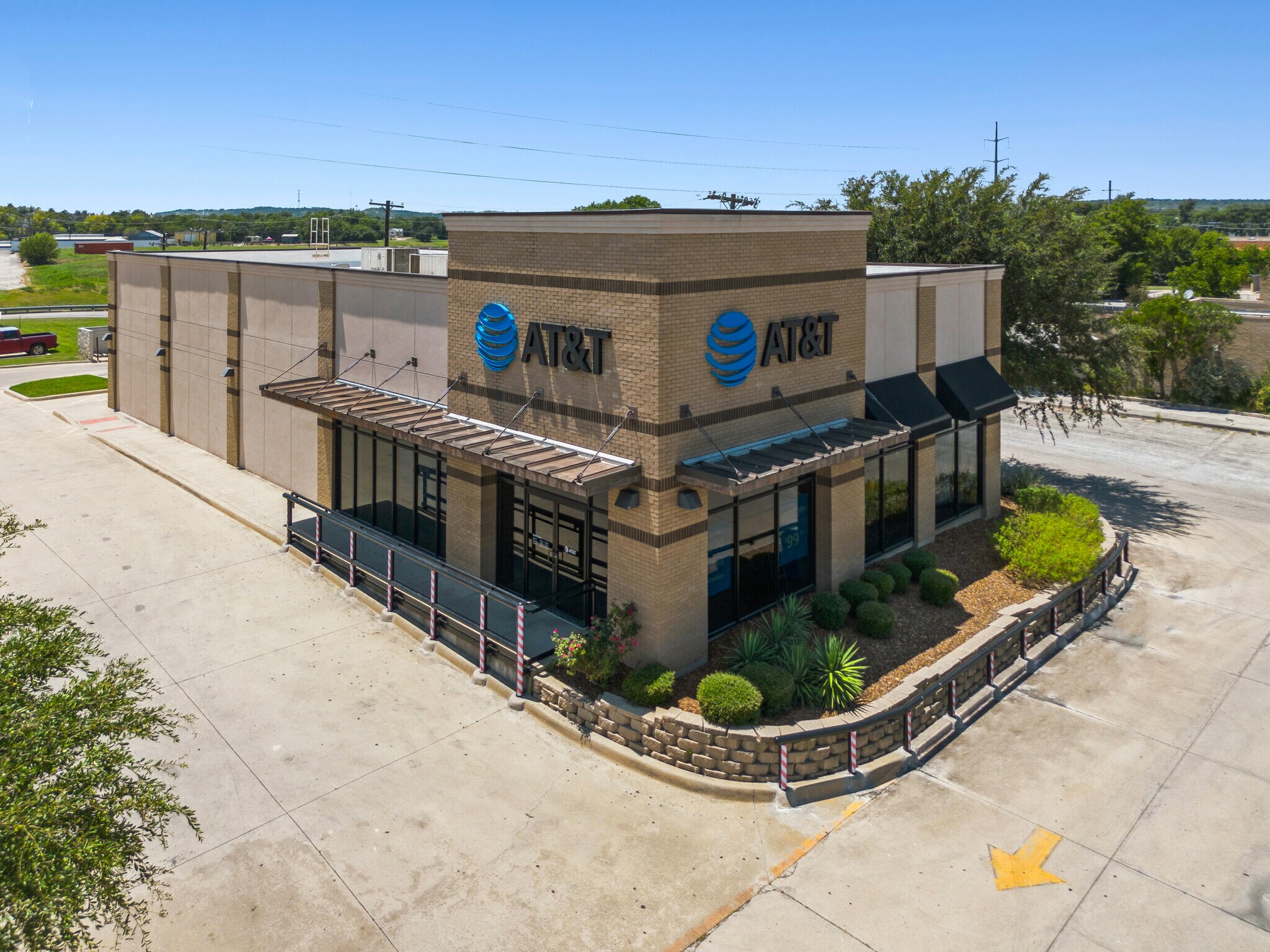 210 W Commerce St, Brownwood, TX for Sale