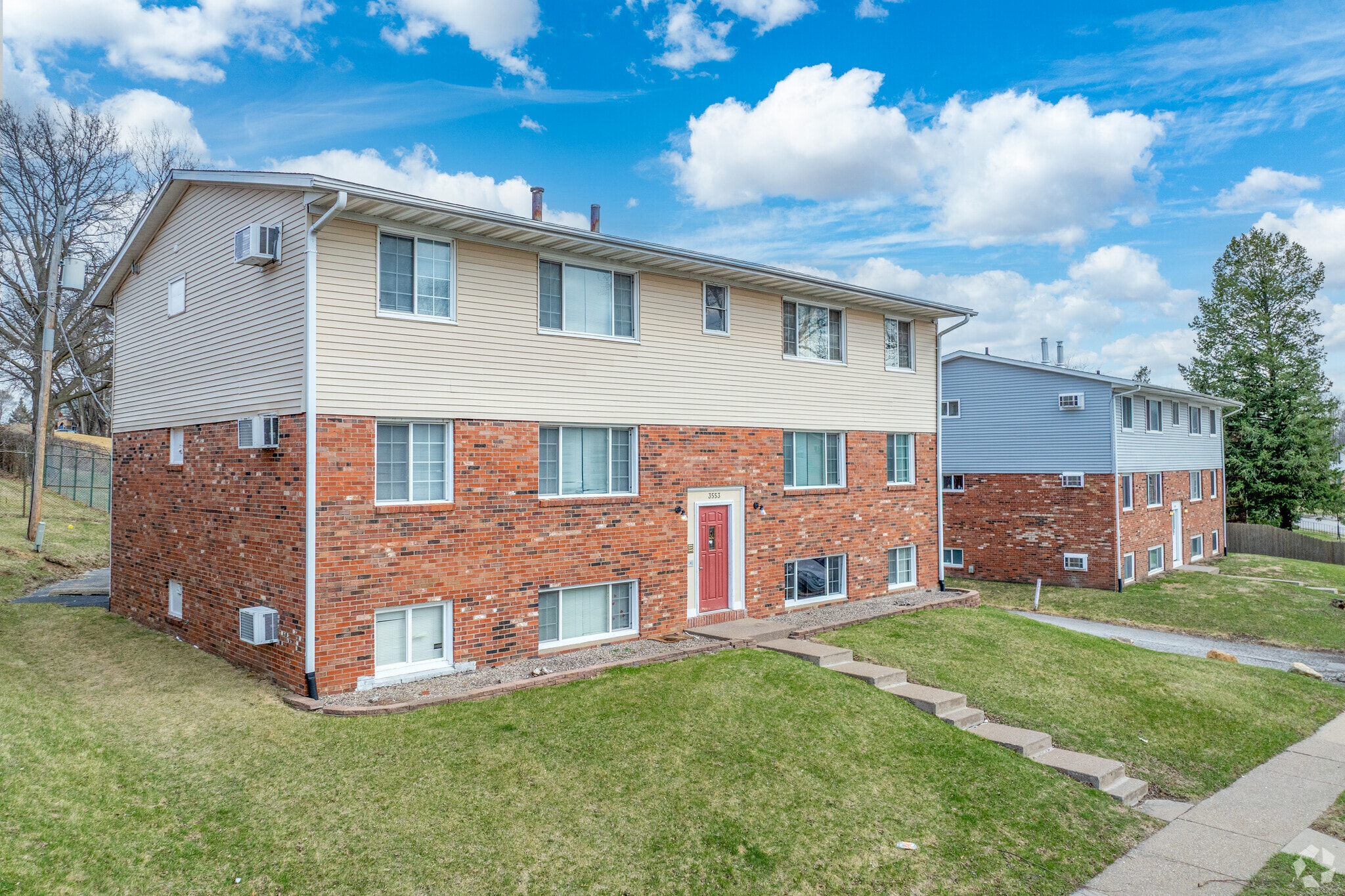 3570 Kimberly Downs Rd, Davenport, IA for Sale