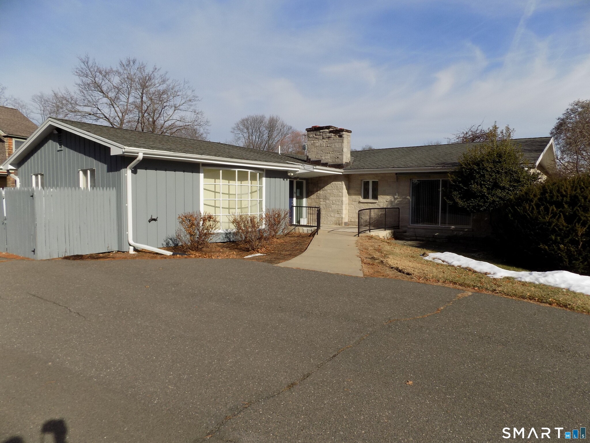 85 Beleden Gardens Dr, Bristol, CT for Sale