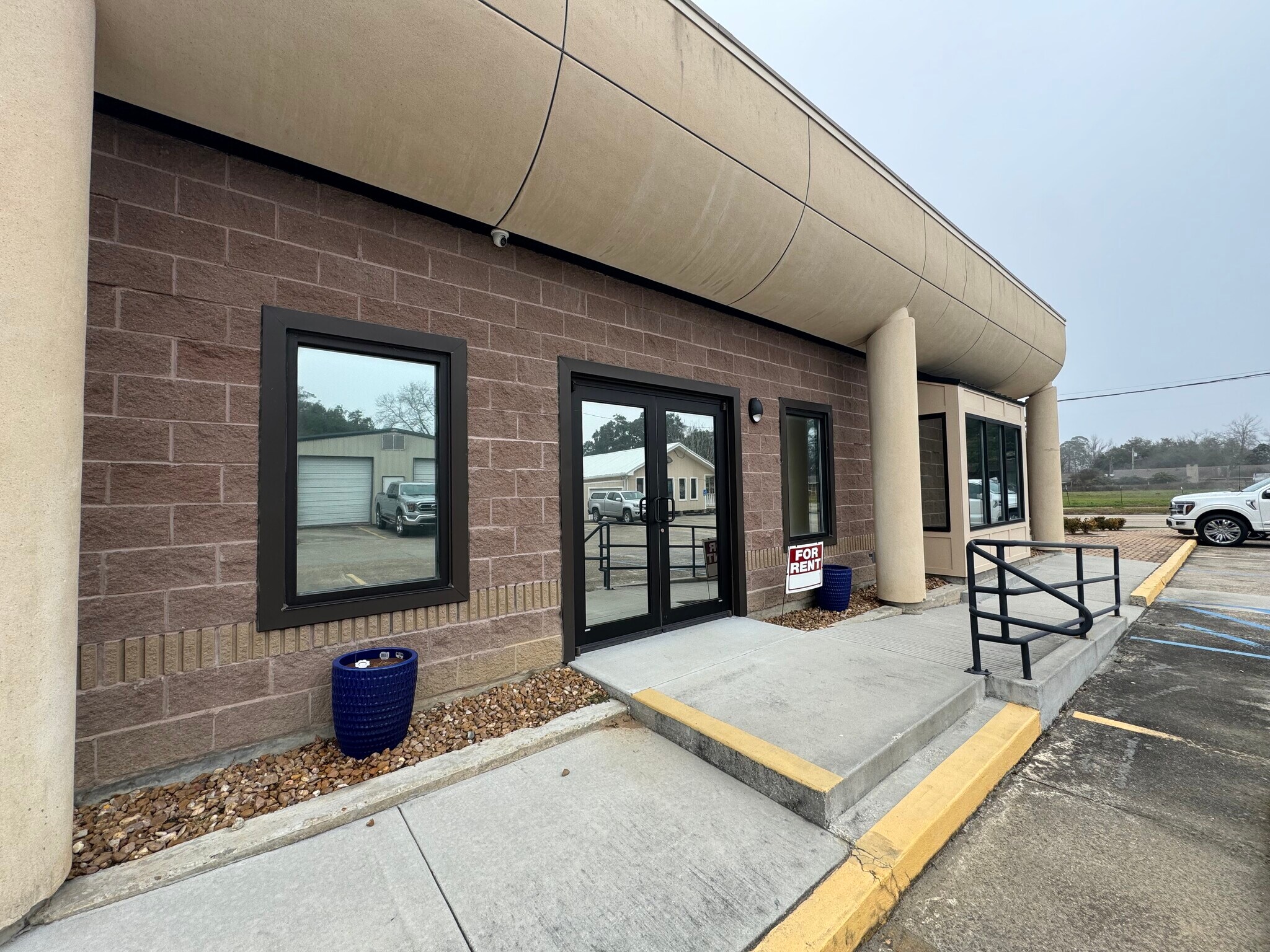 249 N College Rd, Lafayette, LA for Rent