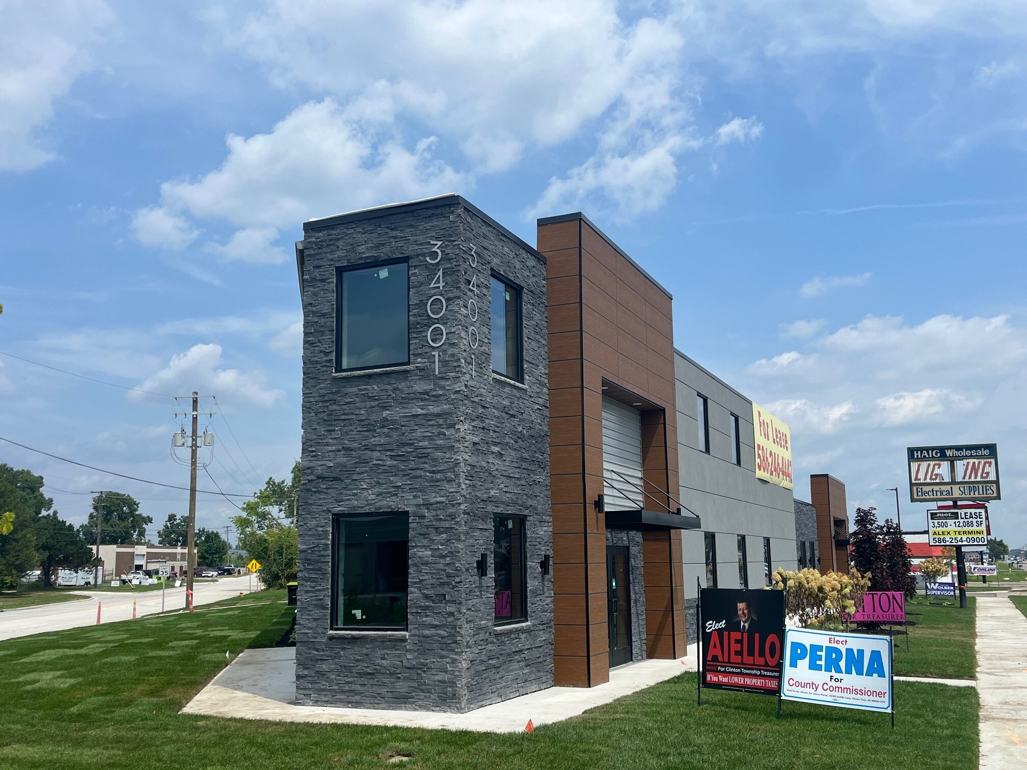 34001 Groesbeck Hwy, Clinton Township, MI for Rent