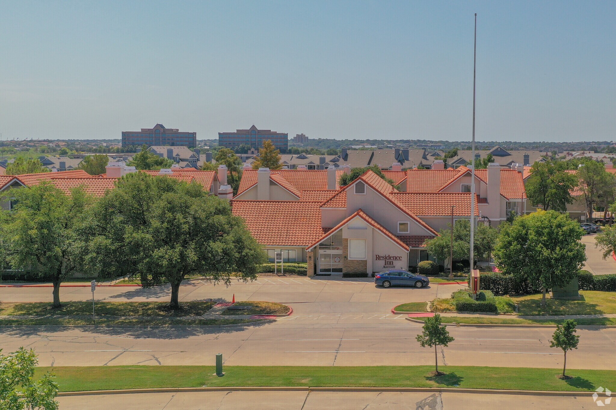950 W Walnut Hill Ln, Irving, TX for Sale