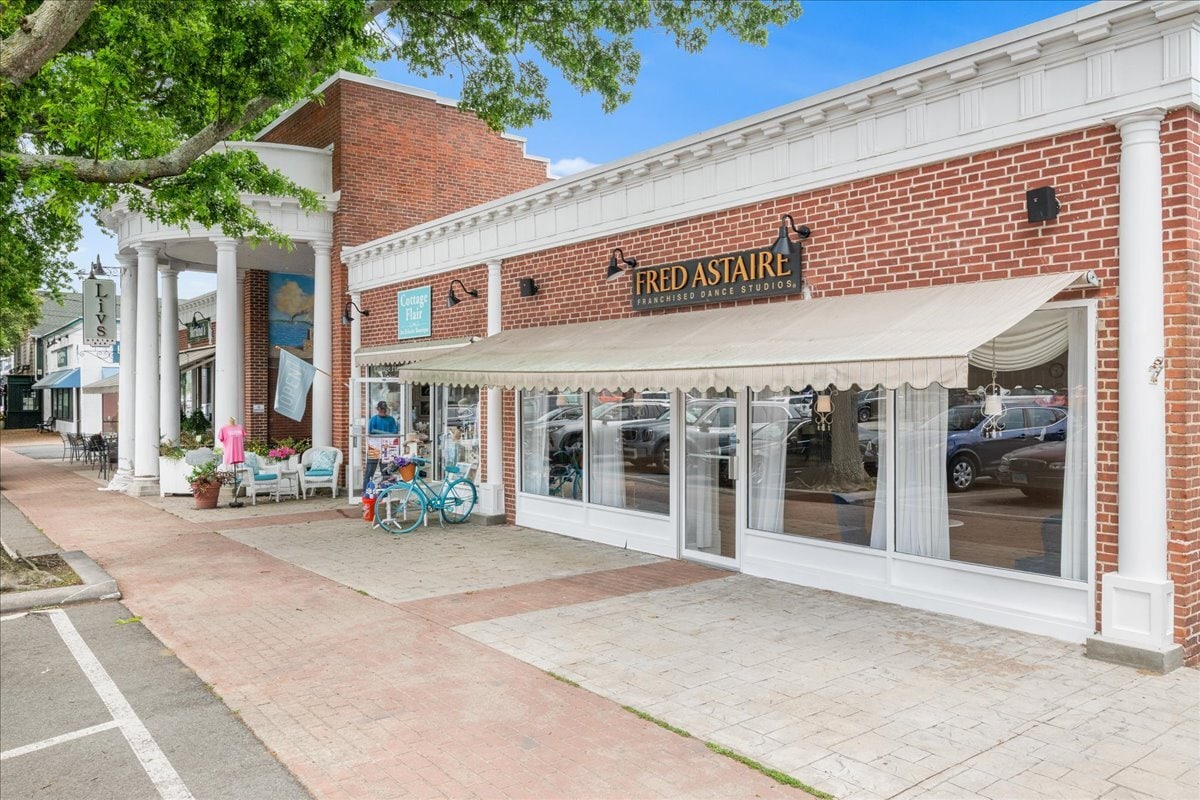 162-170 Main St, Old Saybrook, CT for Sale