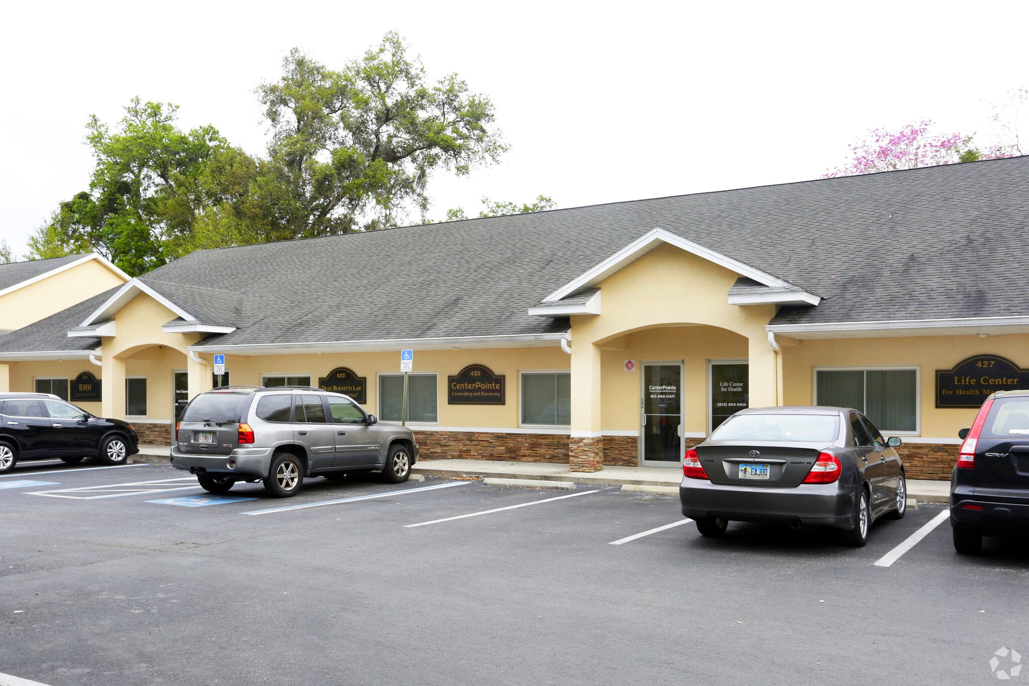 421-437 Lithia Pinecrest Rd, Brandon, FL for Rent