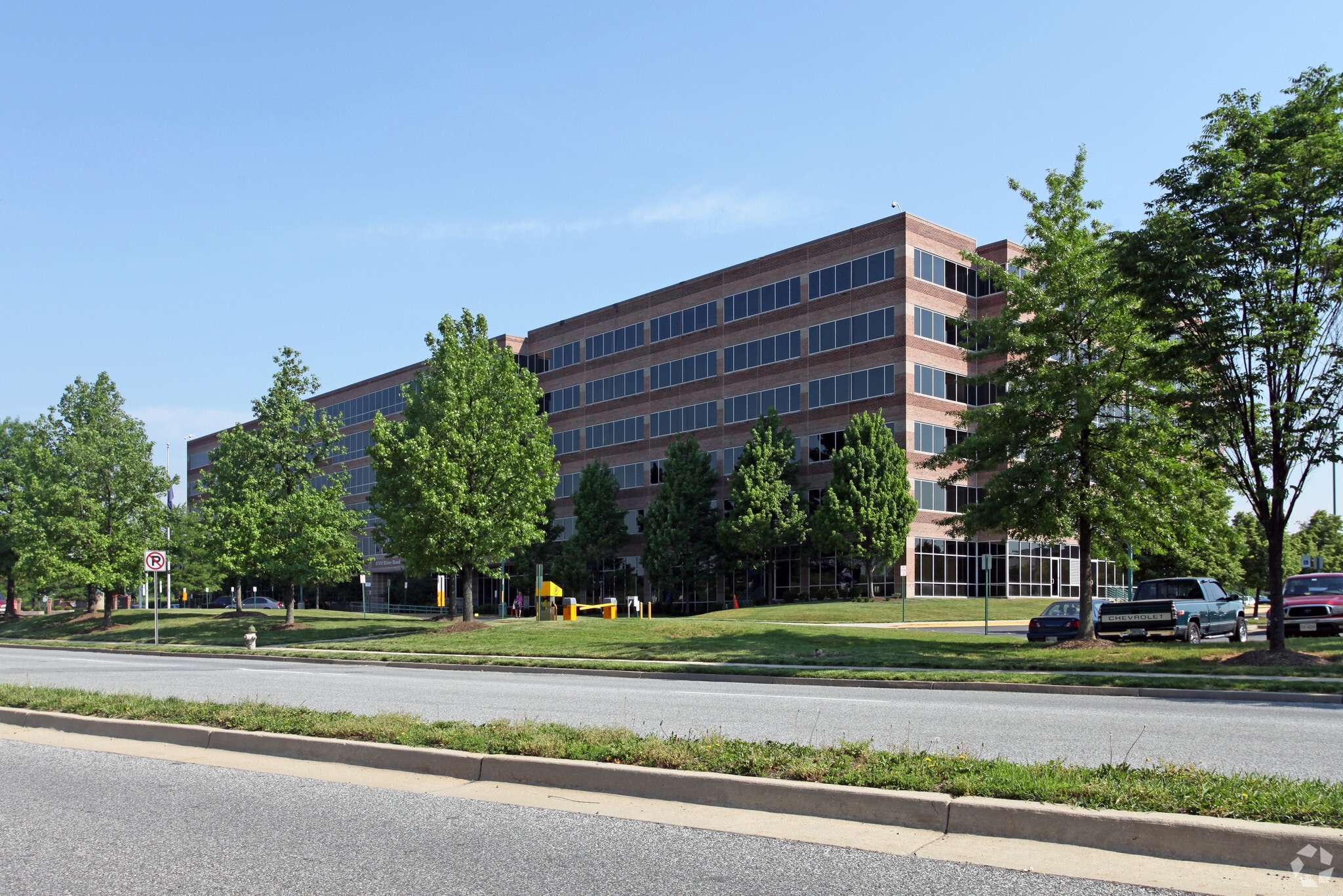 4700 River Rd, Riverdale, MD for Sale