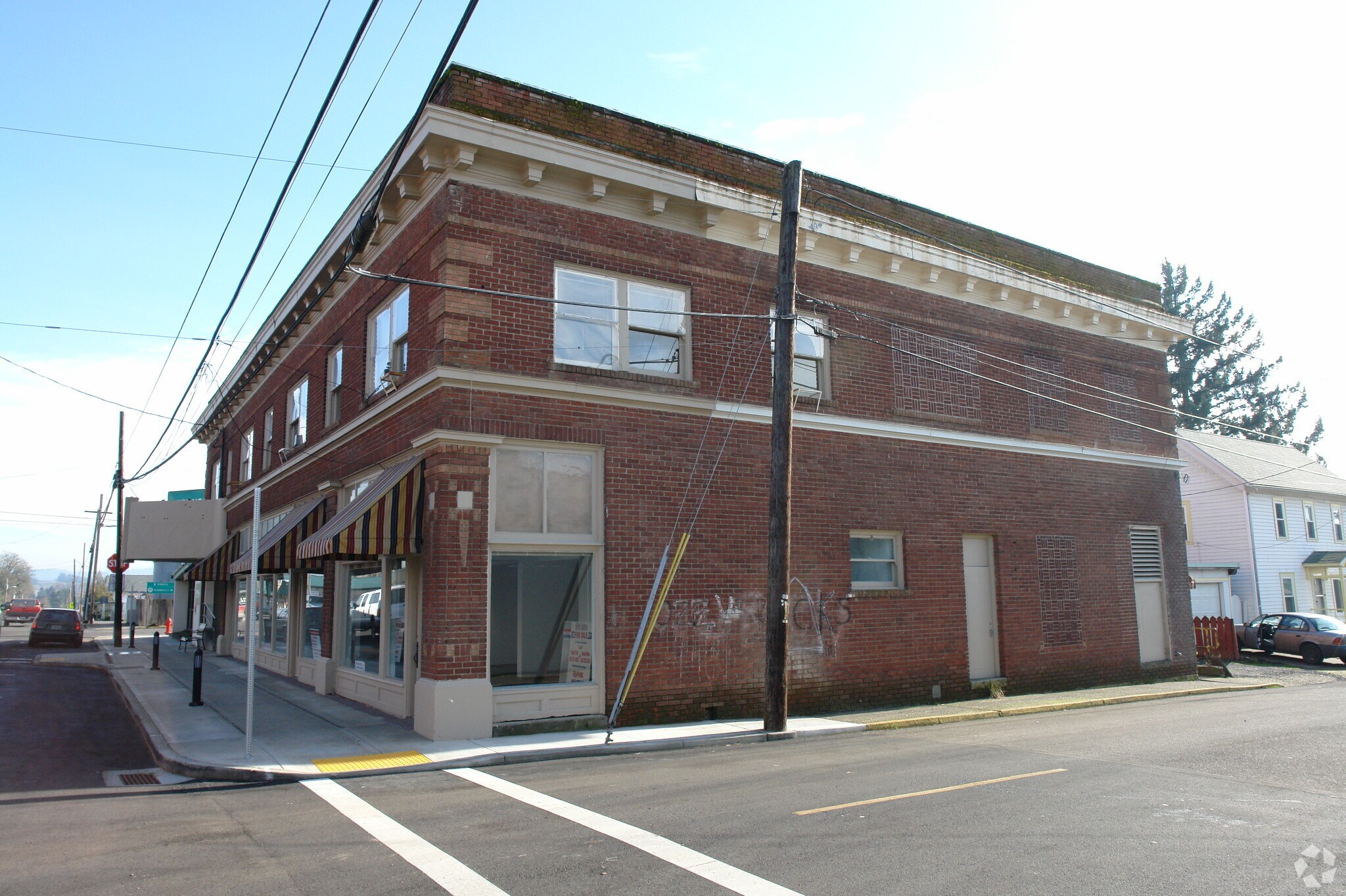116-128 Main St, Carlton, OR for Rent