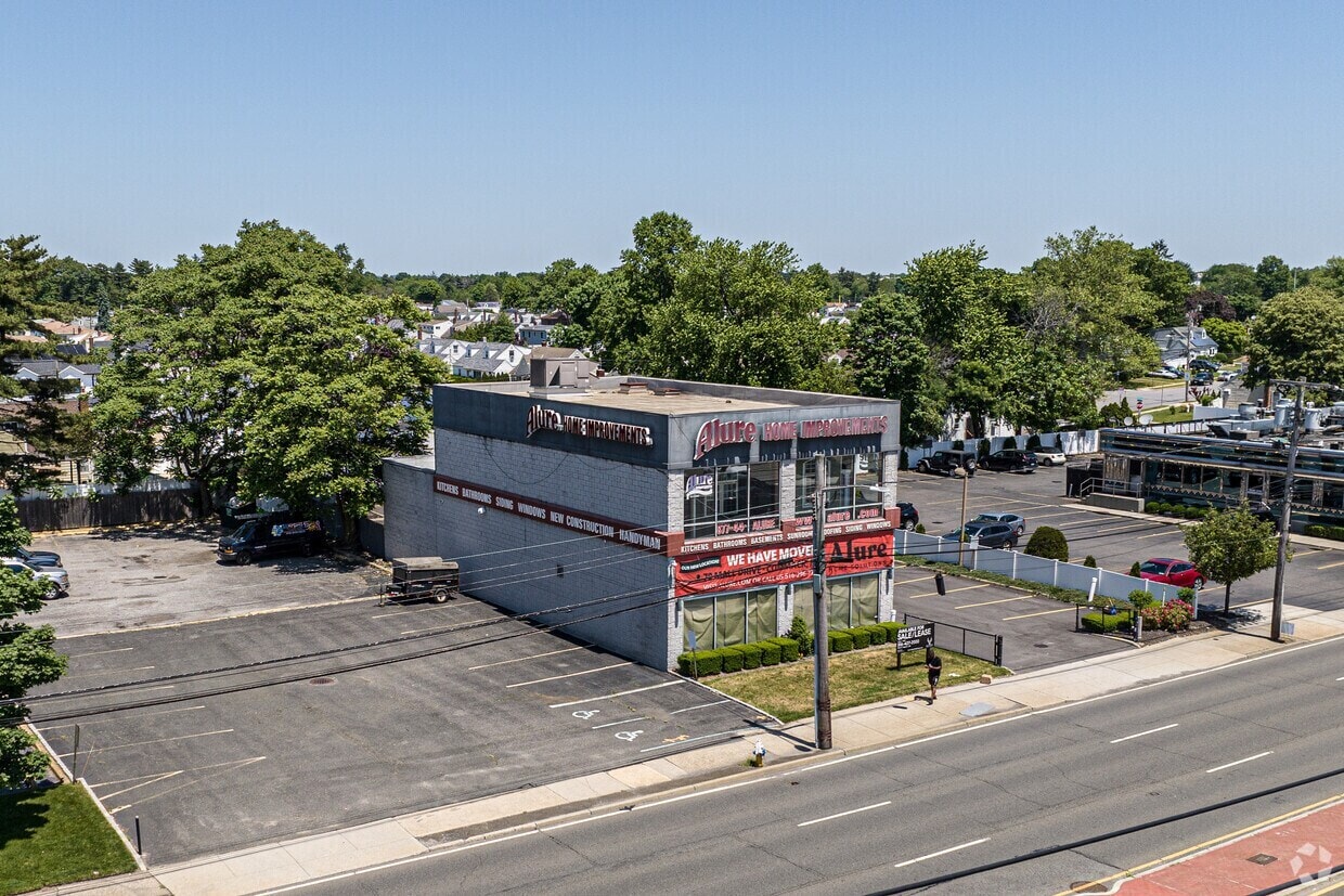 1999 Hempstead Tpke, East Meadow, NY for Rent