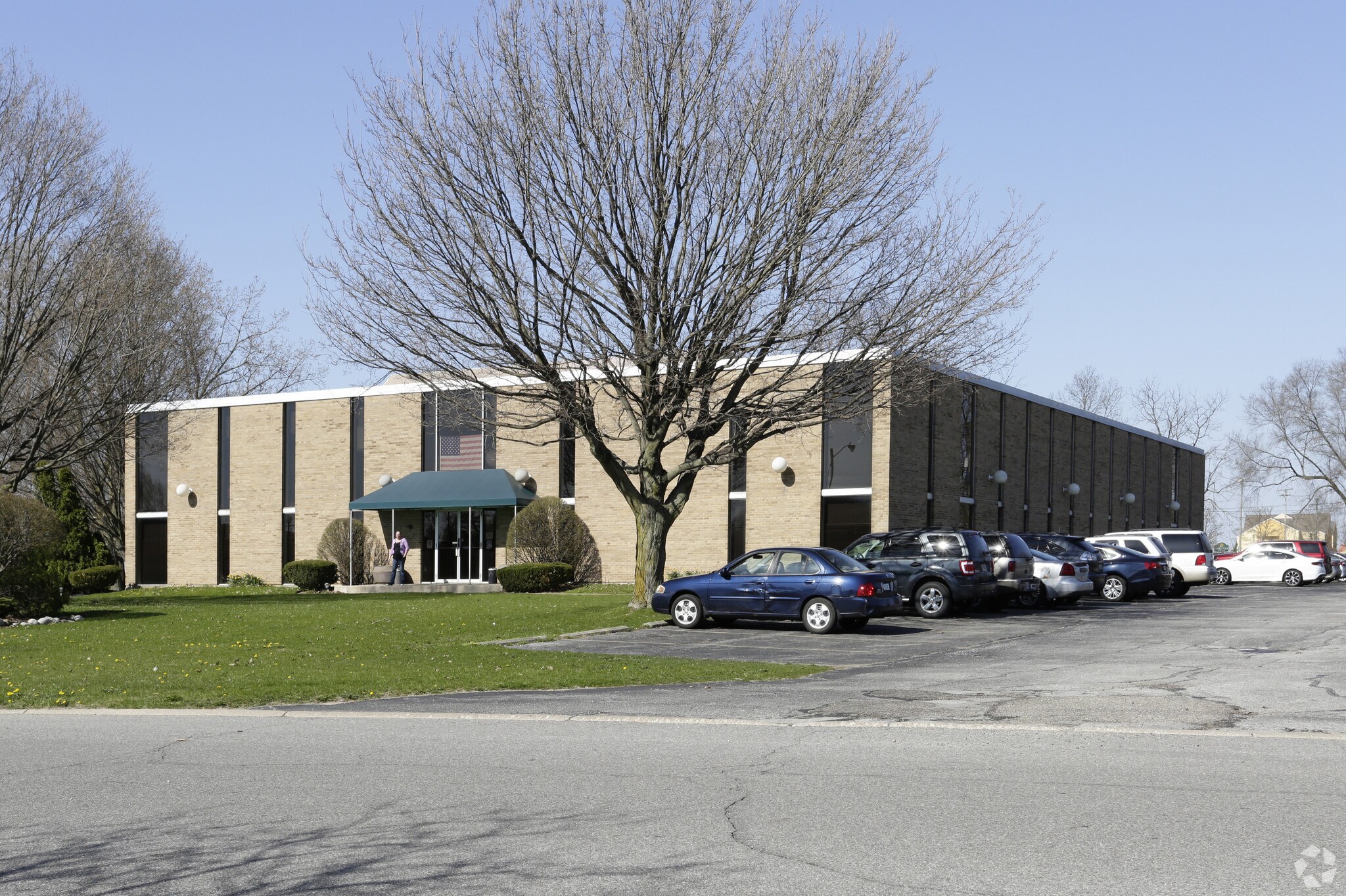 1657 Commerce Dr, South Bend, IN for Rent