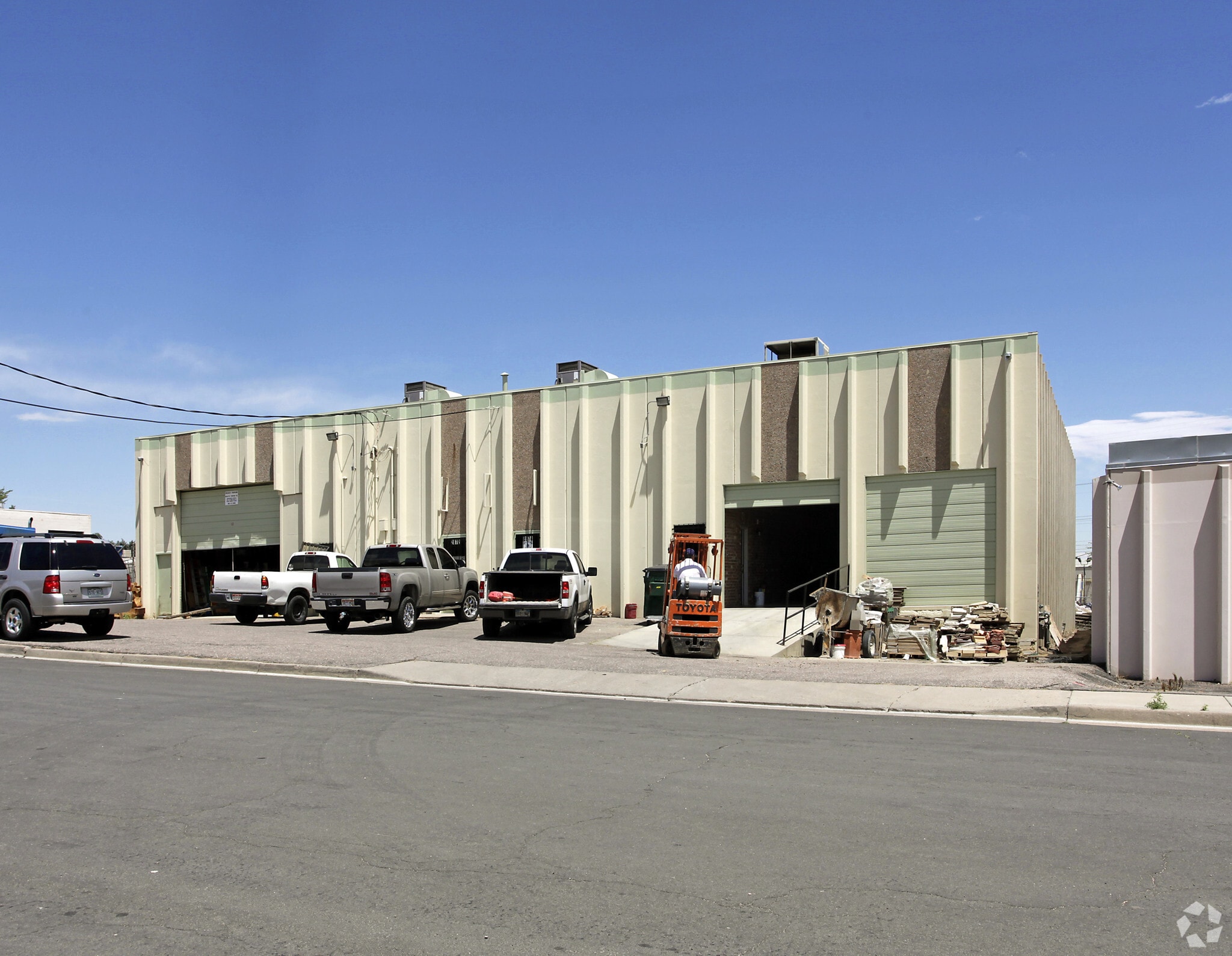 2874 S Shoshone St, Englewood, CO for Rent