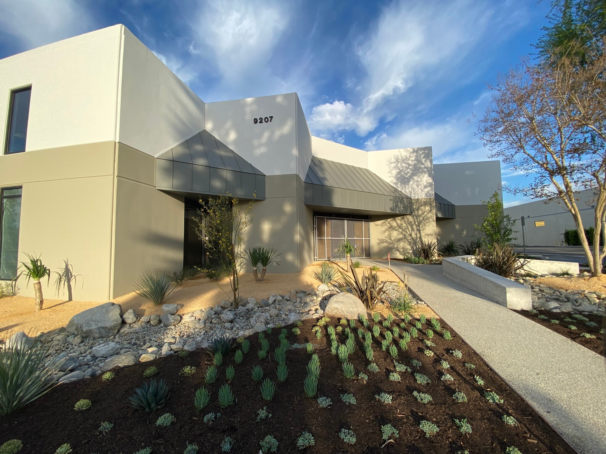 9207 Eton Ave, Chatsworth, CA for Rent