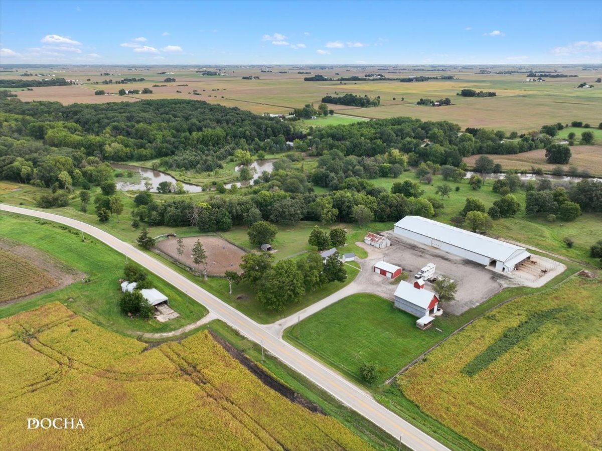 4266 E 1553rd Rd, Earlville, IL for Sale