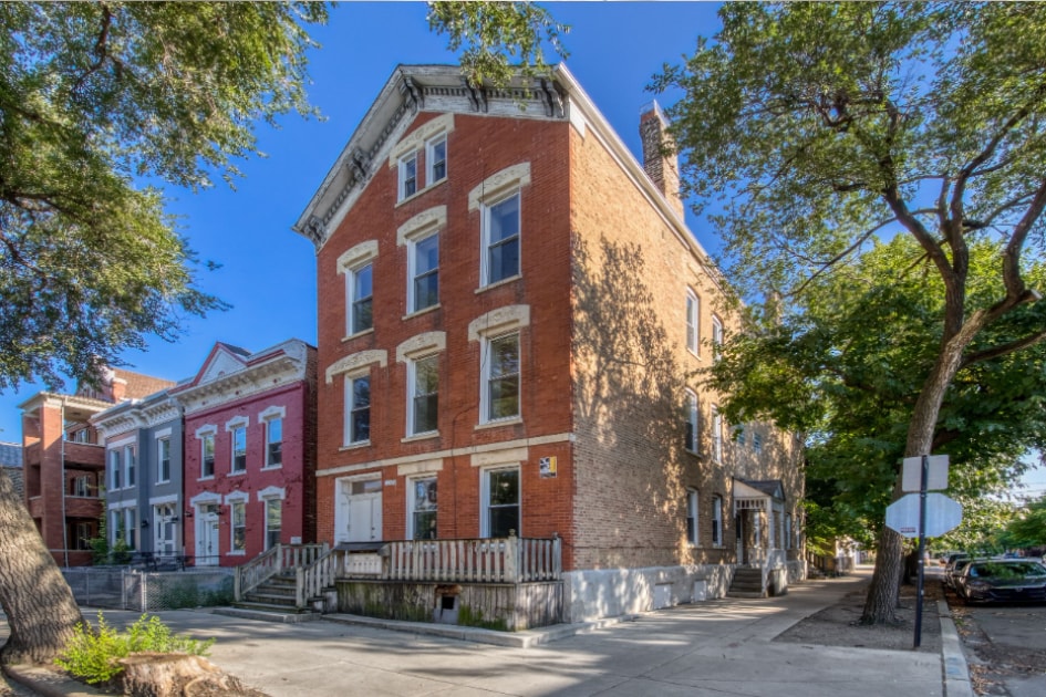 1437 W Superior St, Chicago, IL for Sale