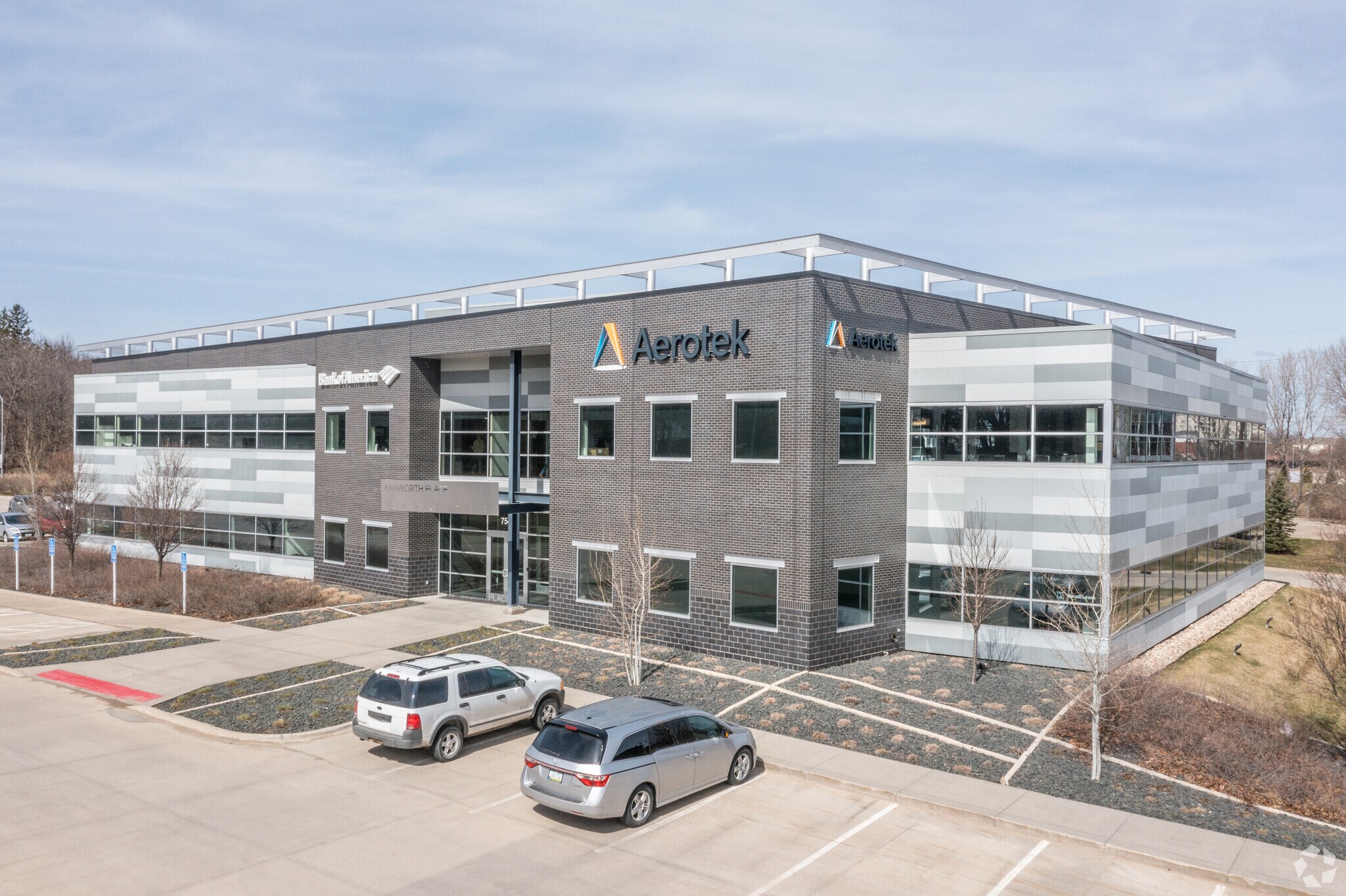 7545 Ashworth Rd, West Des Moines, IA for Rent