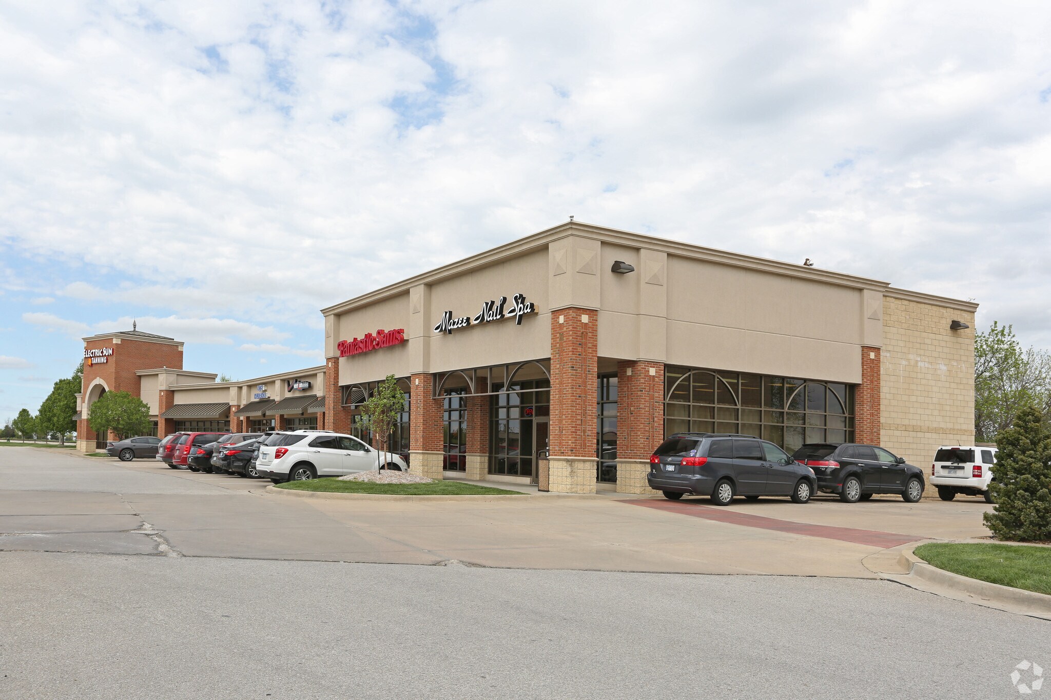 205 Moonlight Rd Gardner, KS 66030 Shopping Center Property for Lease