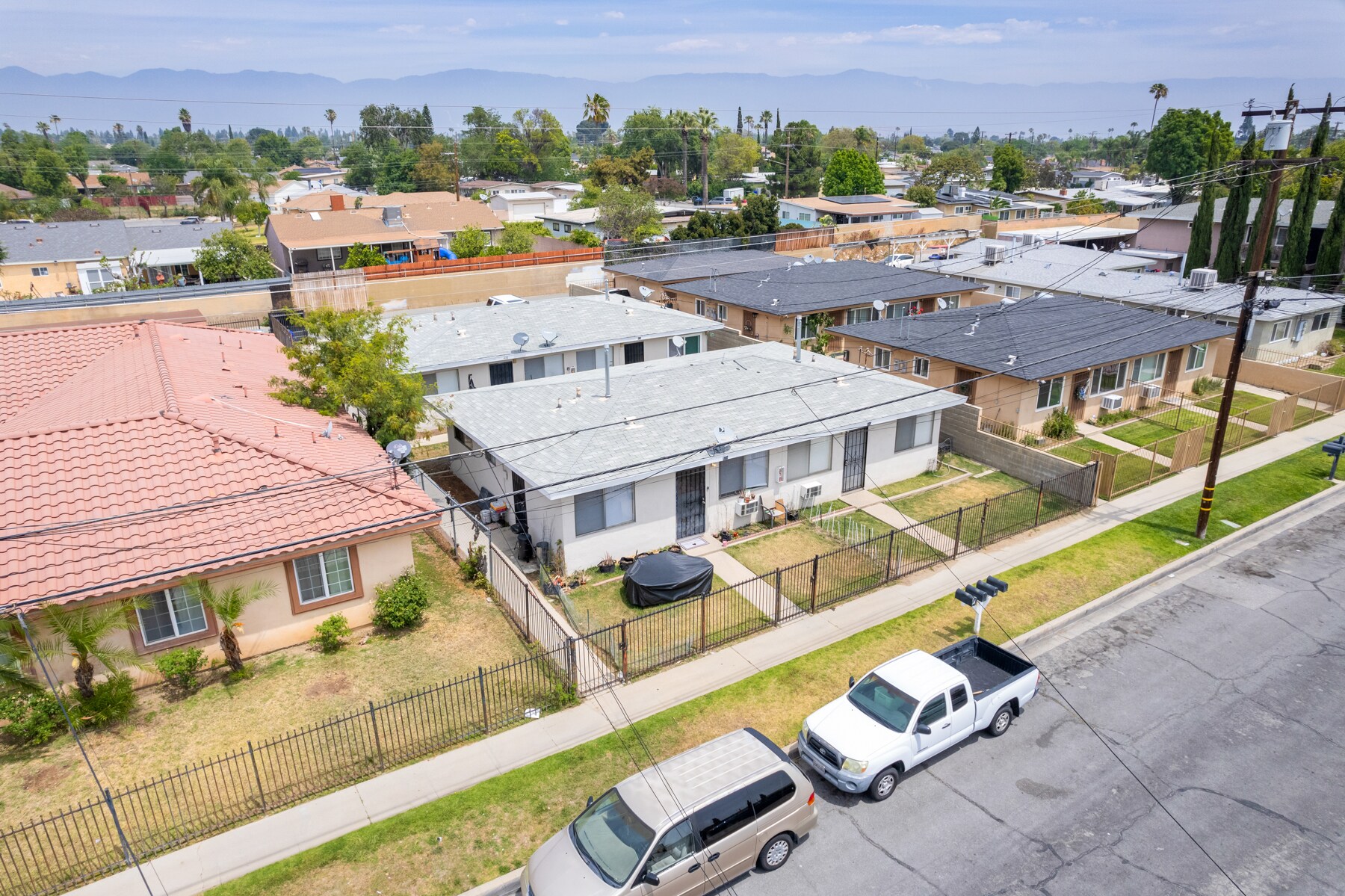 412 W Ramona Dr, Rialto, CA for Sale